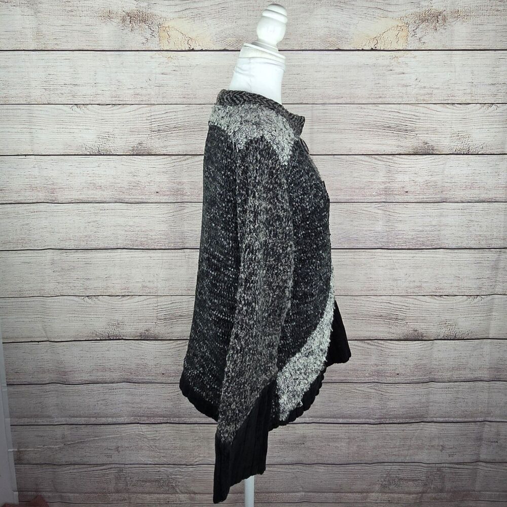 Orvis Gray Black Knit Abstract Patchwork Button U… - image 5